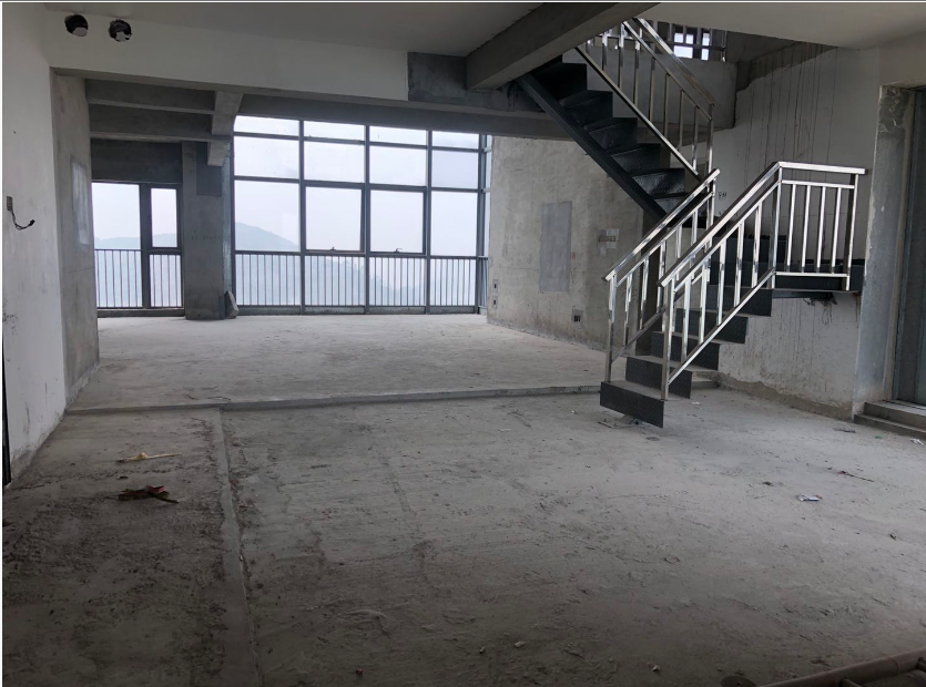 6号楼
使用面积：约1200平米
产证：一本证
价格：约5800万
楼层：46楼
户型：三层复式?顶楼平台?泳池
装修：毛坯交楼