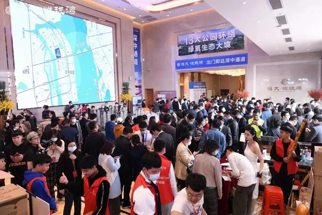 深圳人买房又破记录!这个“小前海”被粤B车停满了(图17)